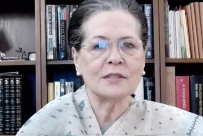 Sonia Gandhi form five-member team to review humiliating defeat in elections