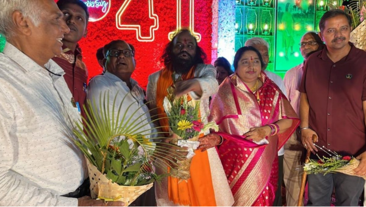 This minister became a bridegroom at the age of 68, son, daughter and son-in-law danced as a procession