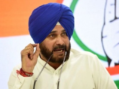 Sidhu's scathing attack on CM Amarinder, says don't fire guns on others' shoulders