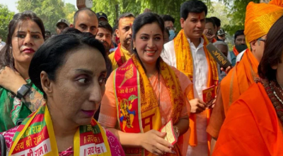 Navneet Rana reached Connaught Place for Hanuman Chalisa recitation, said - 'Rana couple does not run with anyone's remote control'