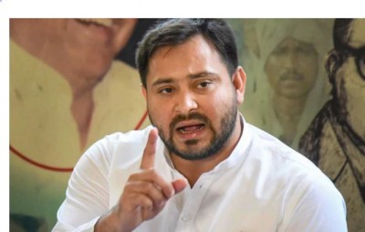 'If the government is not able to handle it, leave the chair, give us a chance: Tejashwi Yadav
