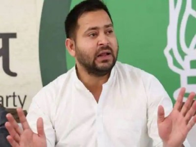 Tejashwi alleges - Nitish government is neither working nor allowing to do it