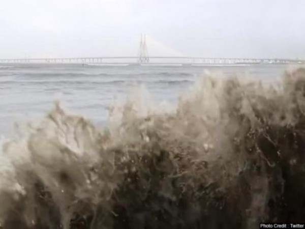 बंगाल की खाड़ी में चक्रवाती तूफान 'यास' कभी भी दे सकता है दस्तक, ममता बनर्जी ने लिया हालात का जायजा