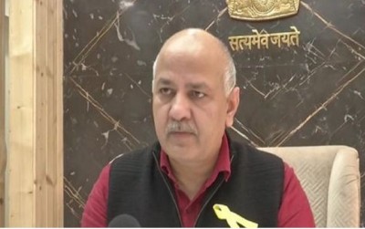 Sisodia slams Centre over US effective CORONA vaccination drive; says 'clapping for others won't....'