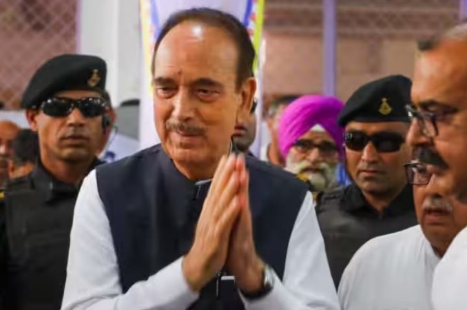 'If there was so much love for the President...', Ghulam Nabi Azad lashes out at boycott of Parliament inauguration