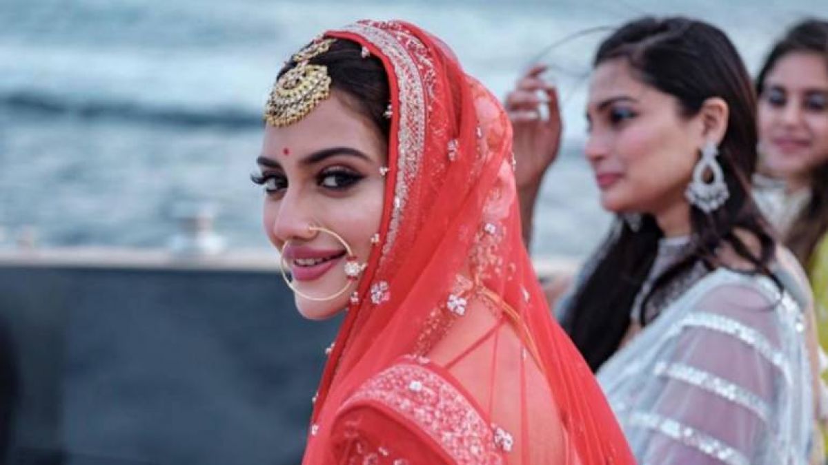 Nusrat Jahan shared a photo wearing a sari, photo goes viral