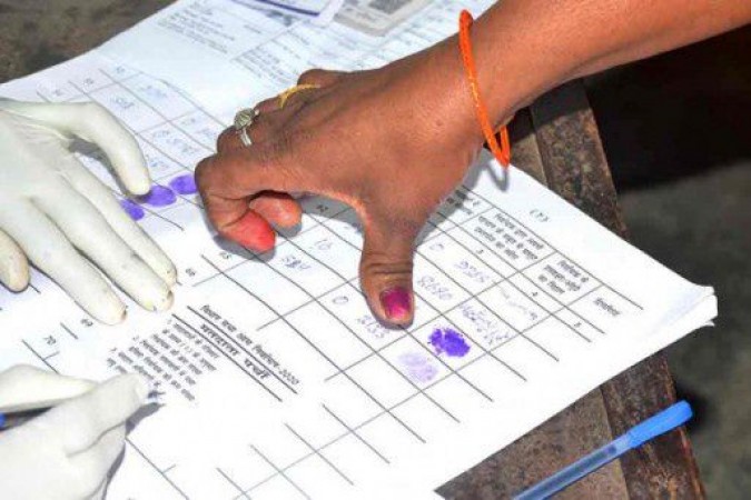 MP by-election: Voters reache polling boothSlow voting in Scindia's region
