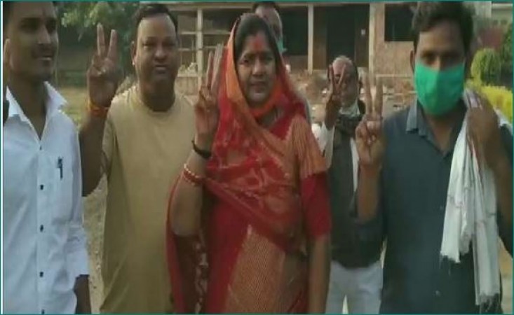 MP by-polls: BJP candidate Imarti Devi cast her vote, voting continues