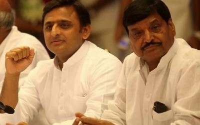 UP: Uncle-Nephew join hands, Akhilesh to join Shivpal in assembly polls