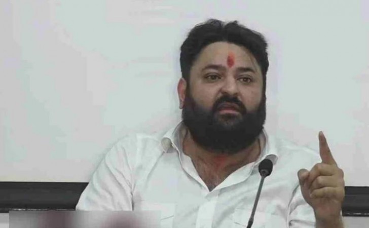 Mohit Kamboj furious at Malik