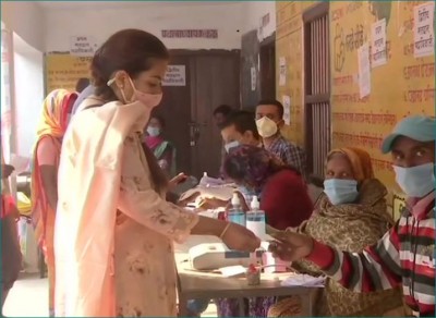 बिहार चुनाव: सुभाषिनी राज राव ने डाला वोट, कहा- 'जनता इस बार बदलाव चाहती है'