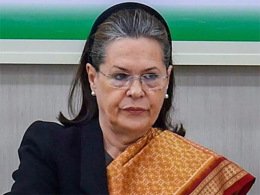 Congress ahead in political battle of Maharashtra, key to power in Sonia Gandhi's hands