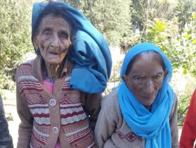 Grandparents aged 112 and 105 cast their votes in Himachal Pradesh
