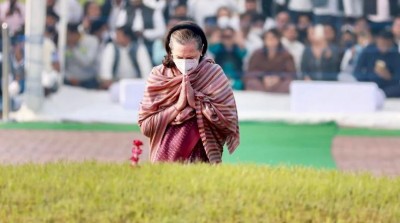Sonia Gandhi pays floral tributes to Jawaharlal Nehru, Rahul Gandhi said...