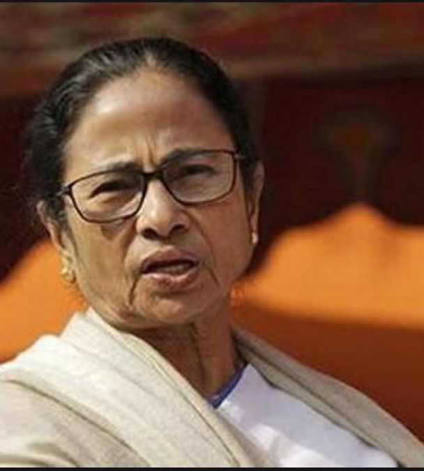 एनसीआर: मुख्यमंत्री ममता बनर्जी ने शाह पर कसा तंज, कहा- किसी  के बेहकावे में न आएं