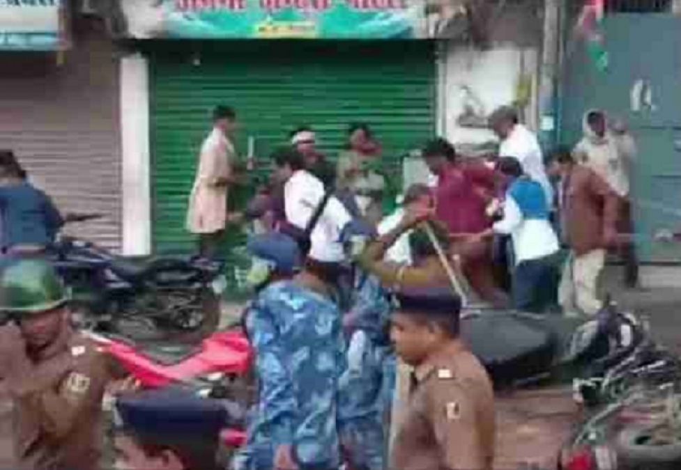 Police lathi charge Jan Adhikar Party workers protesting against Bihar government