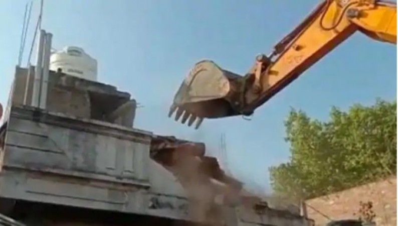 Shivraj administration demolishes residence of crook Bablu