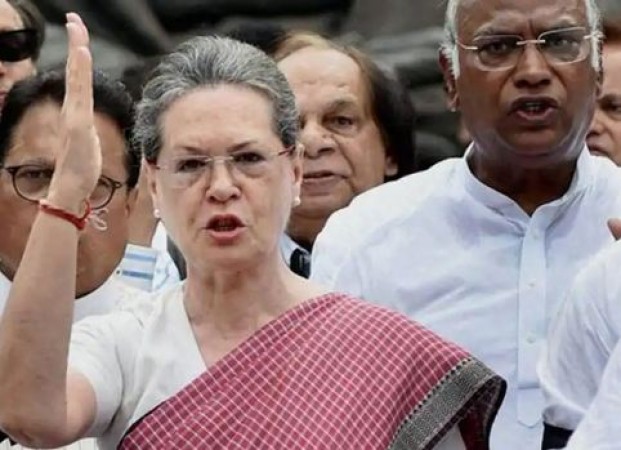 Hathras case: Sonia Gandhi lashed out at the centre, asks, 'Is it a sin to be a girl?