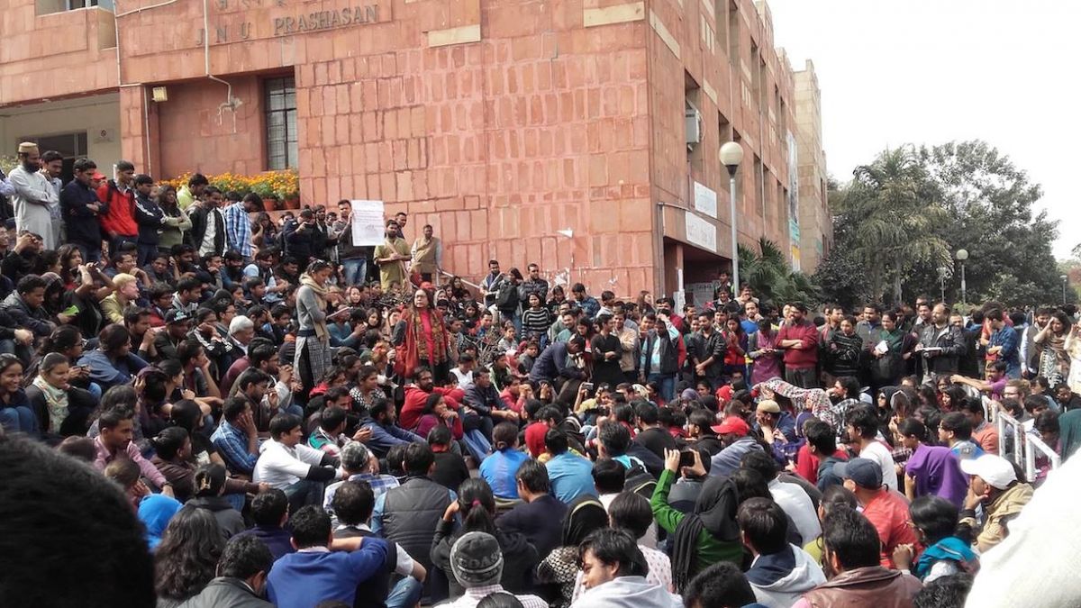 JNU revolt heats up, ABVP-Left clash with each other over Kashmir issue
