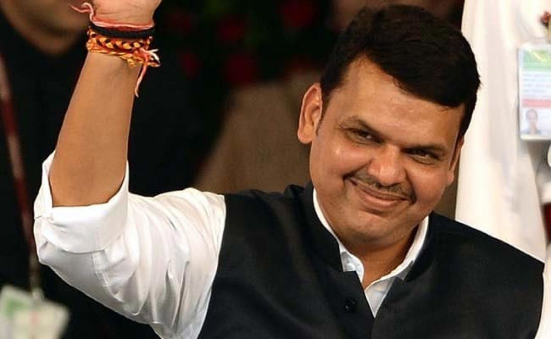 Maharashtra Election: Last day to file nomination, CM Fadnavis filled the form