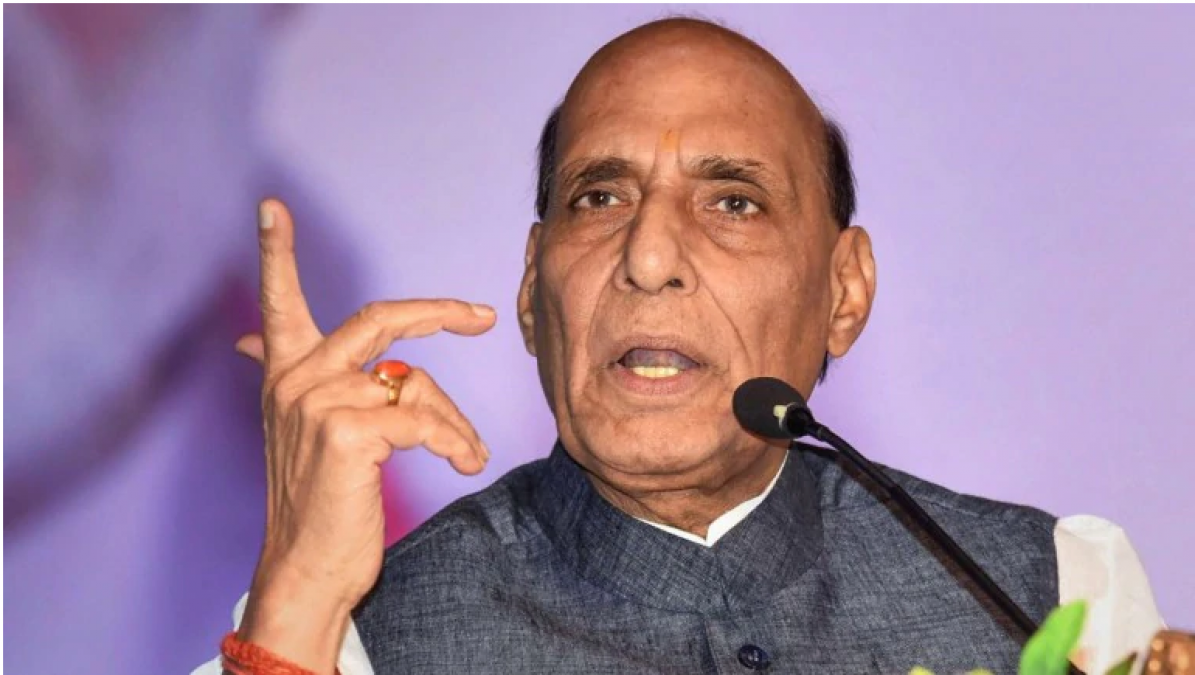 Defense Minister Rajnath Singh will celebrate Indian Air Force Day in Paris, will fly in fighter aircraft Rafale