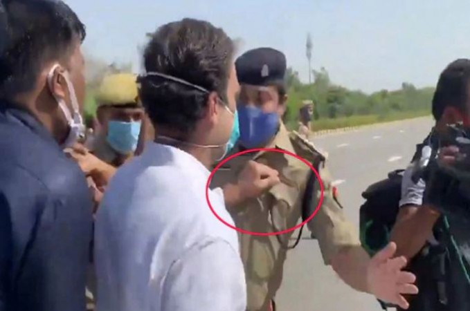 Rahul Gandhi misbehaves with Uttar Pradesh police