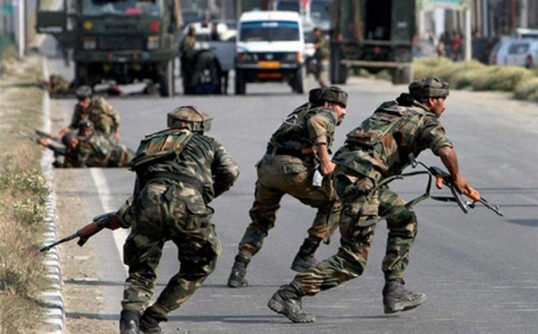 Anantnag: Militants target deputy commissioner's office, tension in the valley increases