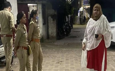 लखीमपुर हिंसा: मुनव्वर राणा की बेटी सुमैया राणा को यूपी पुलिस ने किया नज़रबंद