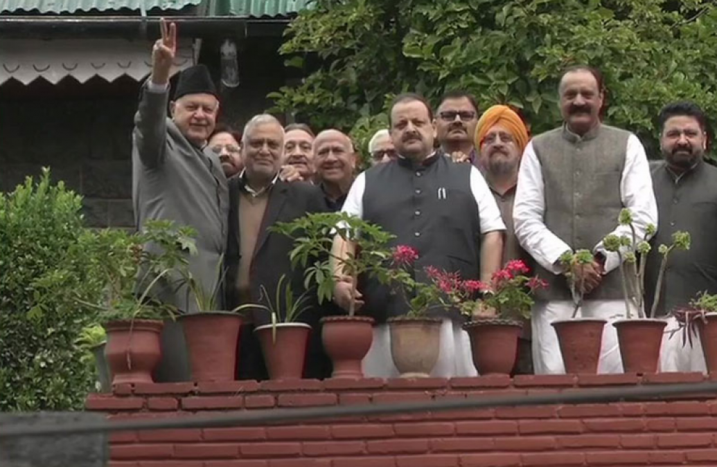 VIDEO: National Conference leader, Omar and Farooq Abdullah met, Governor gave permission