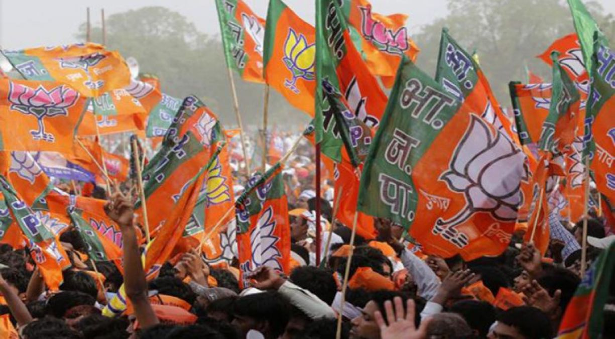 Big blow to Congress before Haryana elections, Former MLA Naresh Sharma joins BJP