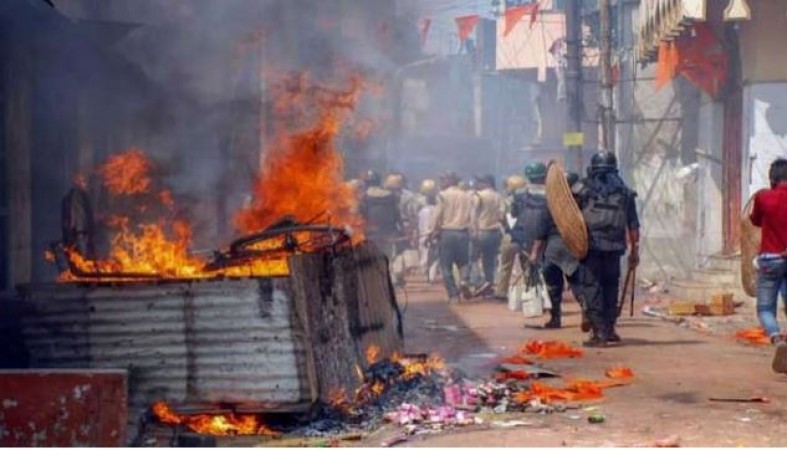 'Minority Hindus being targeted..,' BJP leader writes to PM on Mominpur violence