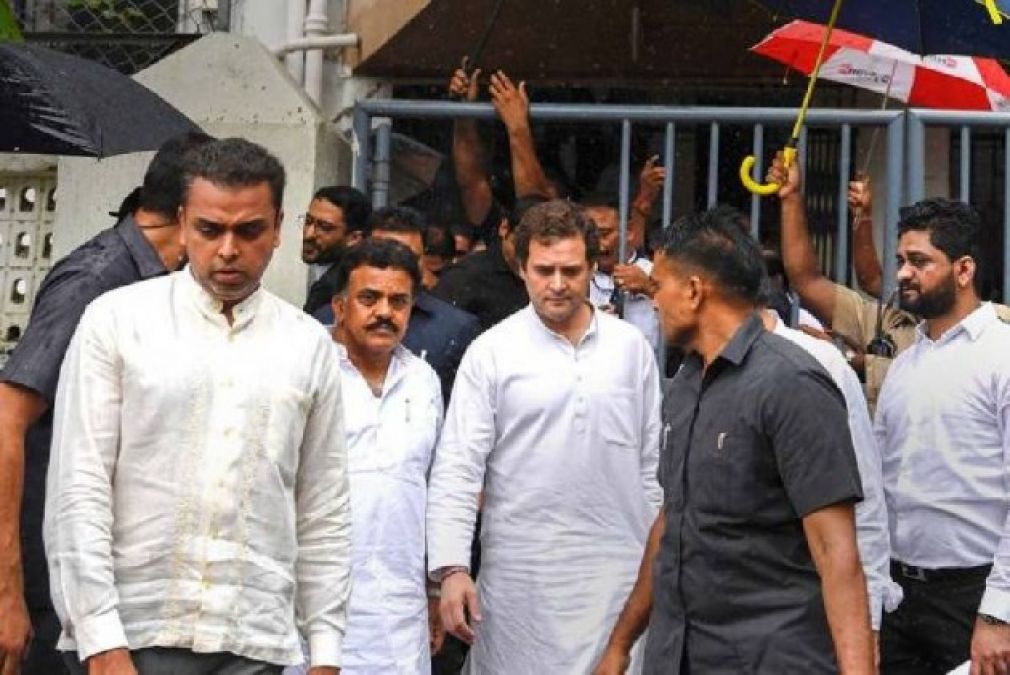 मानहानि मुकदमाः कोर्ट में पेश हुए राहुल गांधी, कहा - आवाज दबाने की कर रहे हैं कोशिश