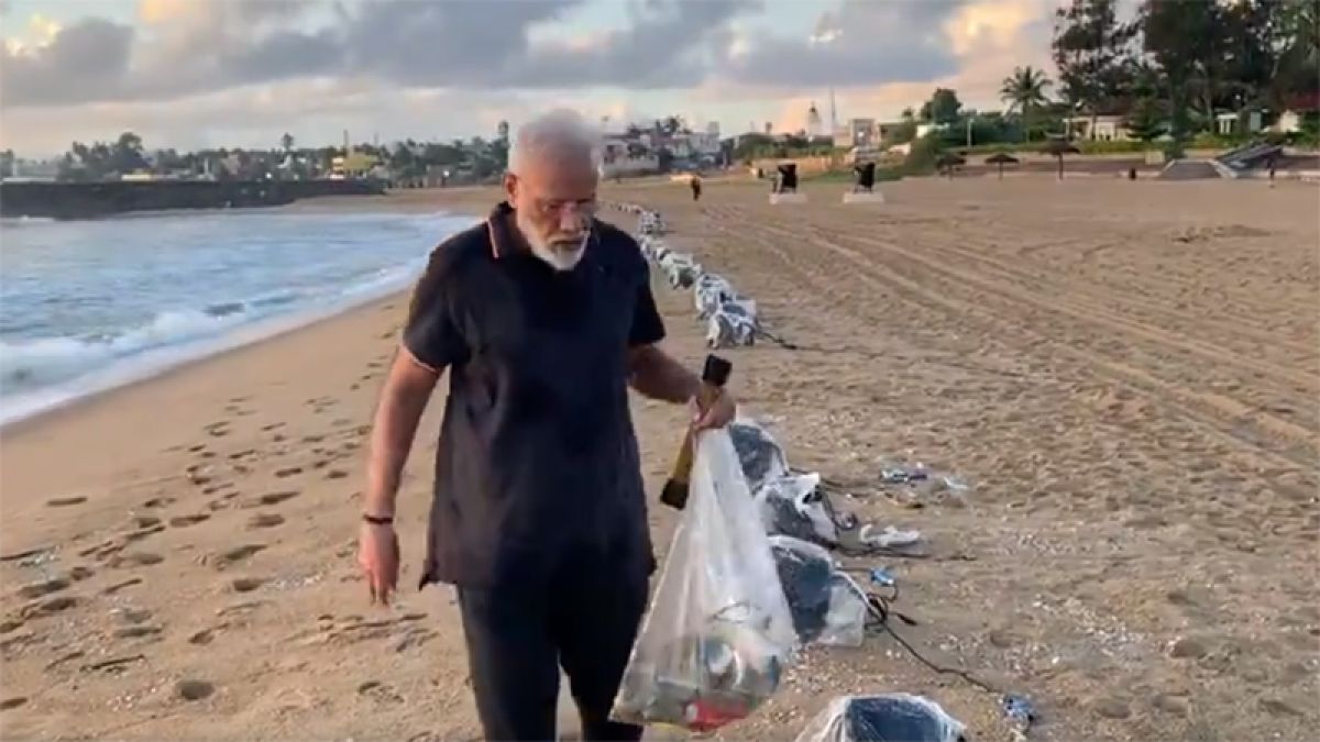 PM seen picking up litter at Mamallapuram beach, watch video here
