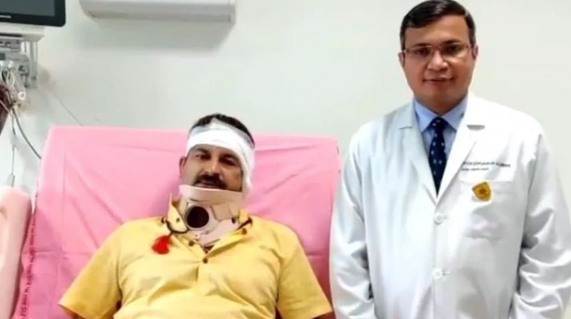 Why is Manoj Tiwari admitted to Urology for a head injury? RJD asking questions