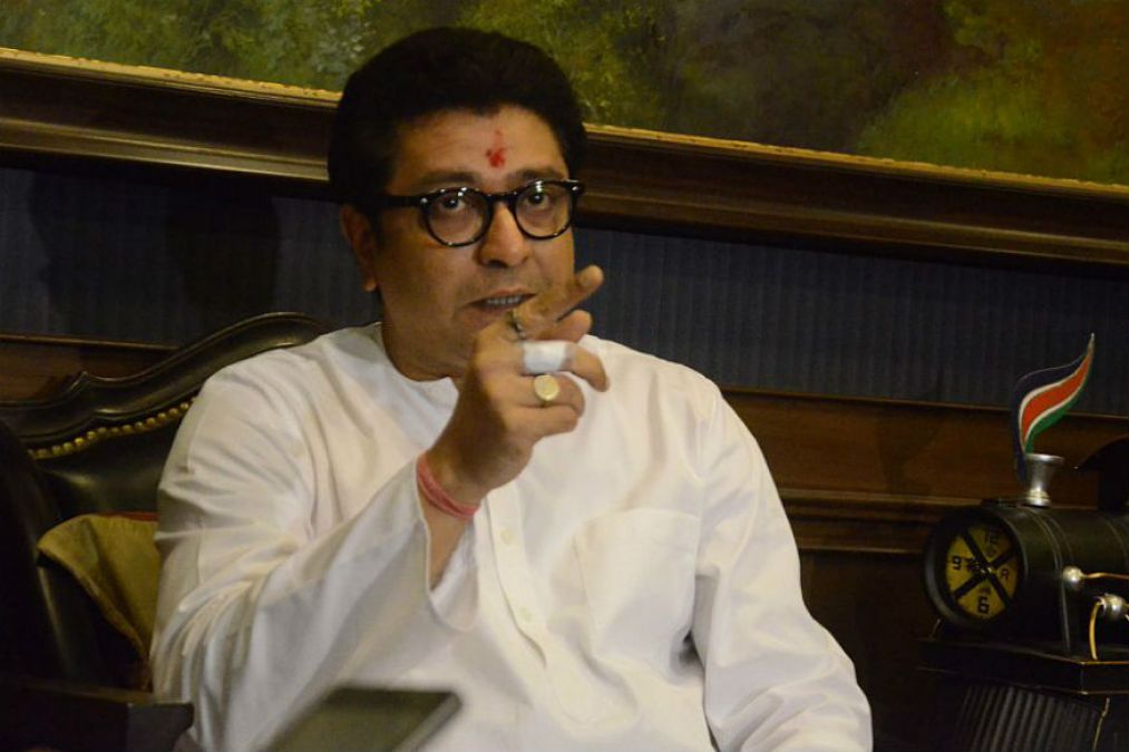 Raj Thackeray, who is doing politics against North Indians, gets soft, Know why!