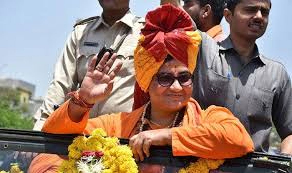 Sadhvi Pragya separated herself from this nationwide campaign of BJP associated with Gandhi