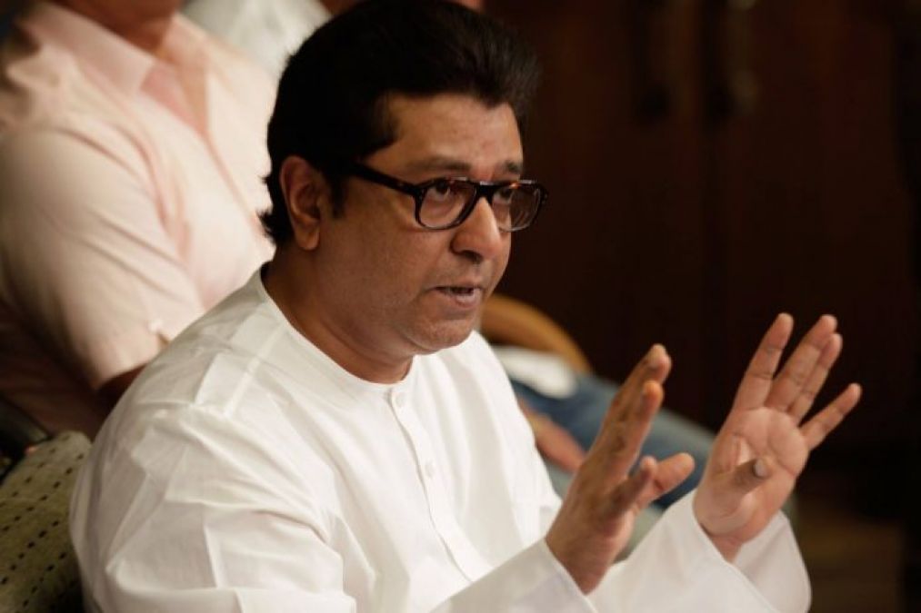 Raj Thackeray, who is doing politics against North Indians, gets soft, Know why!