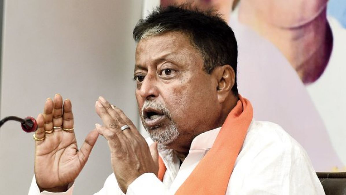 Mukul Roy took a tough stand and said this thing on insult of the Governor