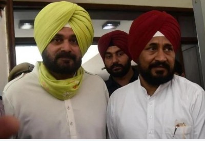 Sidhu writes to Sonia Gandhi, also has a late-night meeting with CM Channi
