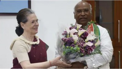 Kharge wanted to meet Sonia, but did not get an appointment, and then...