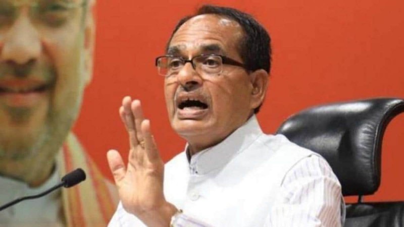 CM Shivraj tweeted instructions to officials before leaving for Gwalior