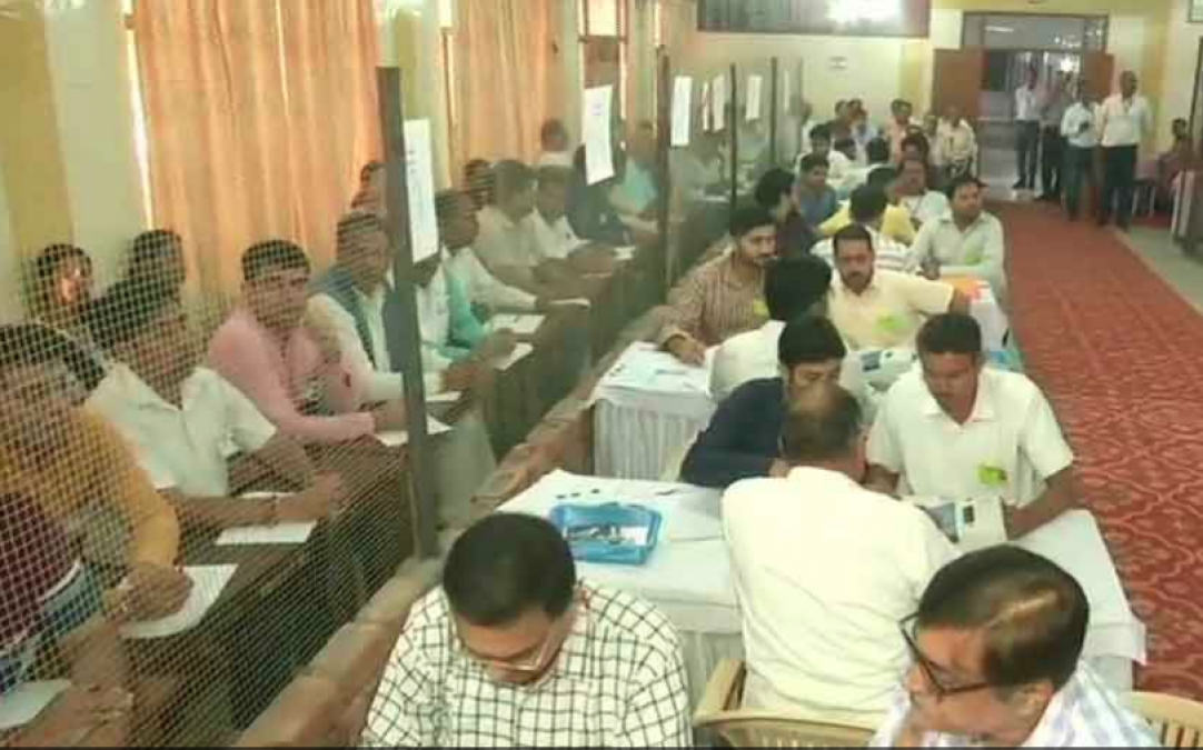 Jhabua by-election LIVE: Tough fight between Kantilal and Bhanu Bhuria; Counting continues