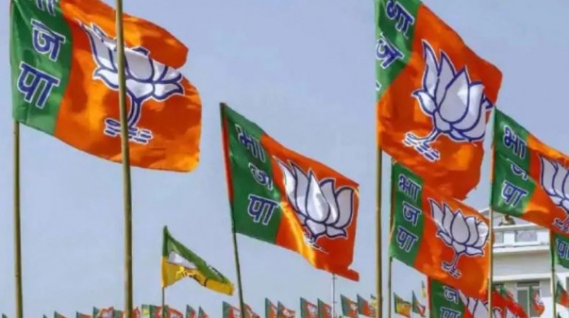 बिहार चुनाव: भाजपा की बड़ी कार्रवाई, 4 बड़े नेताओं को 6 साल के लिए किया निष्काषित