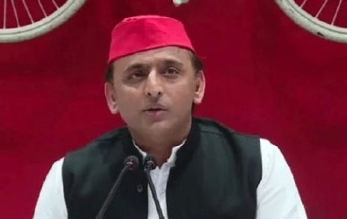 Akhilesh Yadav lashes out at BJP, says 'People coming with SP to remove false government'
