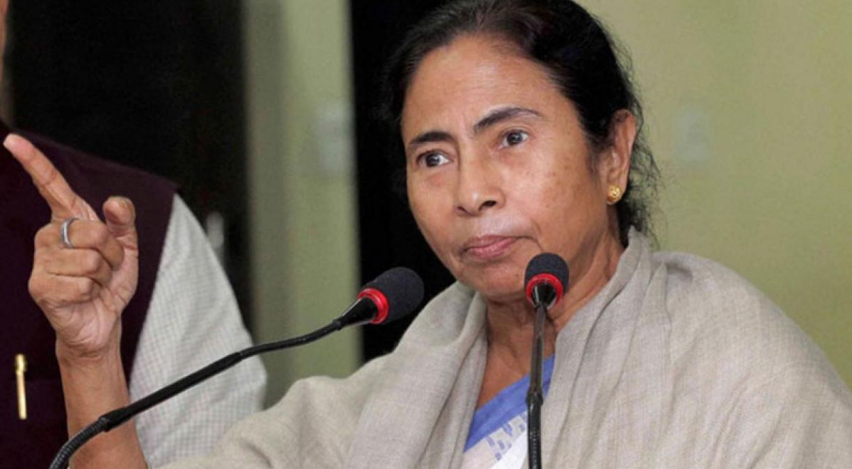 'How did the attack happened'  Mamata Banerjee on killing of workers in J&K