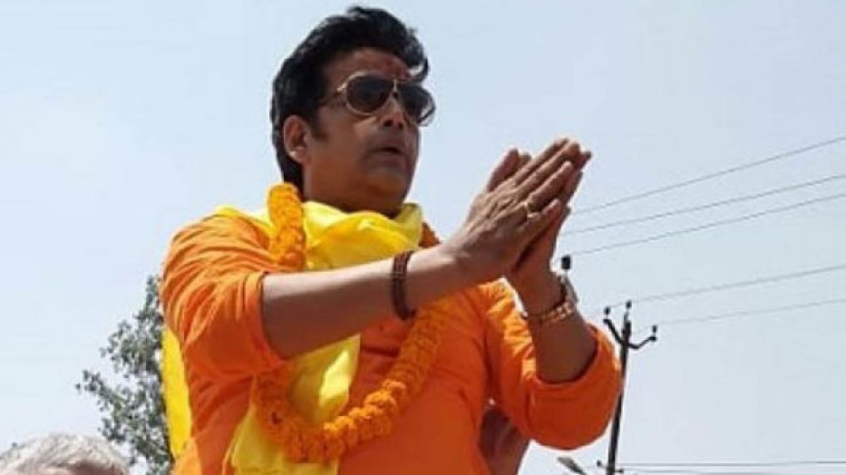 BJP MP Ravi Kishan narrowly escaped from a plane crash