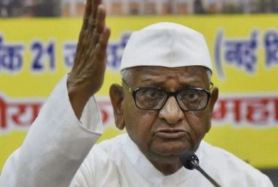Team Anna will oppose Aam Aadmi Party, accuses Kejriwal of cheating