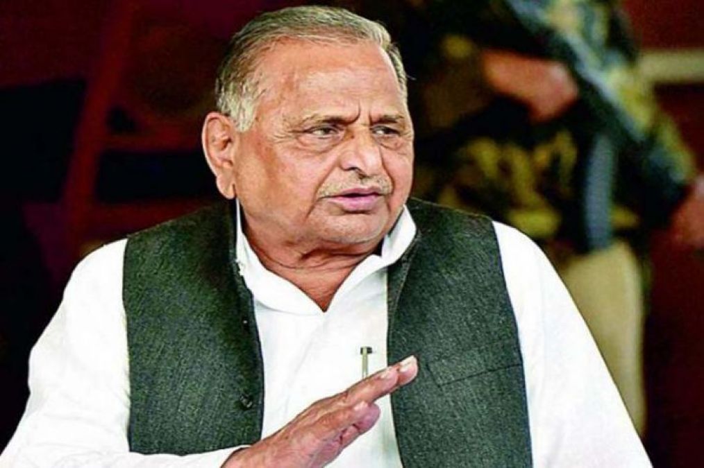 Mulayam Yadav came in support of Azam Khan, to launch campaign in his favour