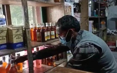 Immunization certificate of both doses mandatory for buying liquor, order issued
