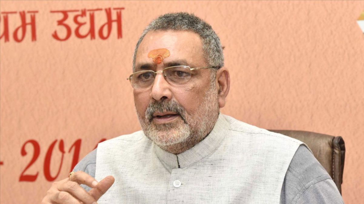 Giriraj Singh replied on the question of becoming CM, said- 'I am not worth it'